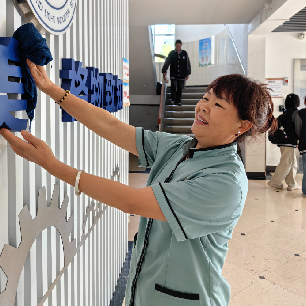 世界微笑日丨微笑在脸，服务在心！