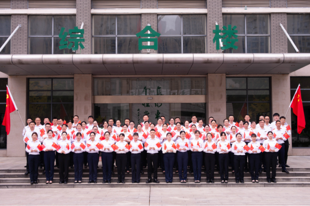 鑫连鑫物业礼赞祖国76华诞｜以服务守护万家灯火，共赴盛世荣光！