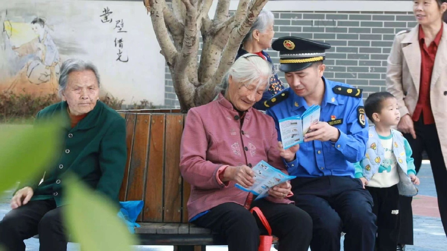 论前期物业服务合同的优先性与对前期物业服务协议的限制